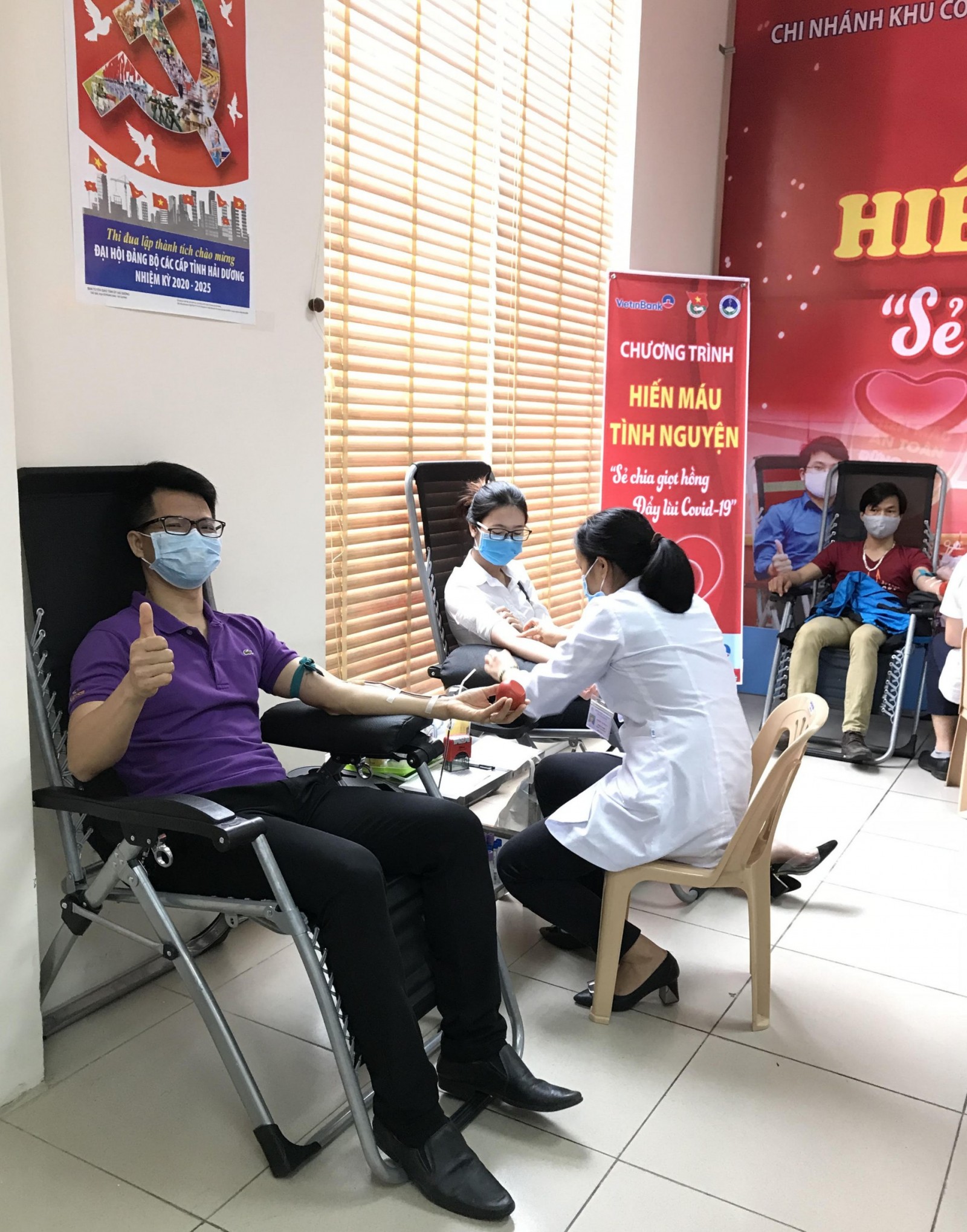 Thầy giáo Nguyễn Thế Sinh (GV môn Toán)